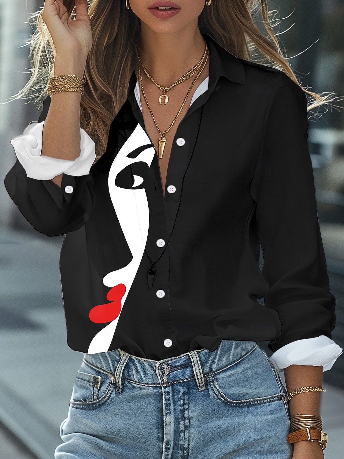 Camicia da donna astratta stampa facciale casual maniche lunghe bottonata camicia lunga autunno del 2025 a $32.99 –P1