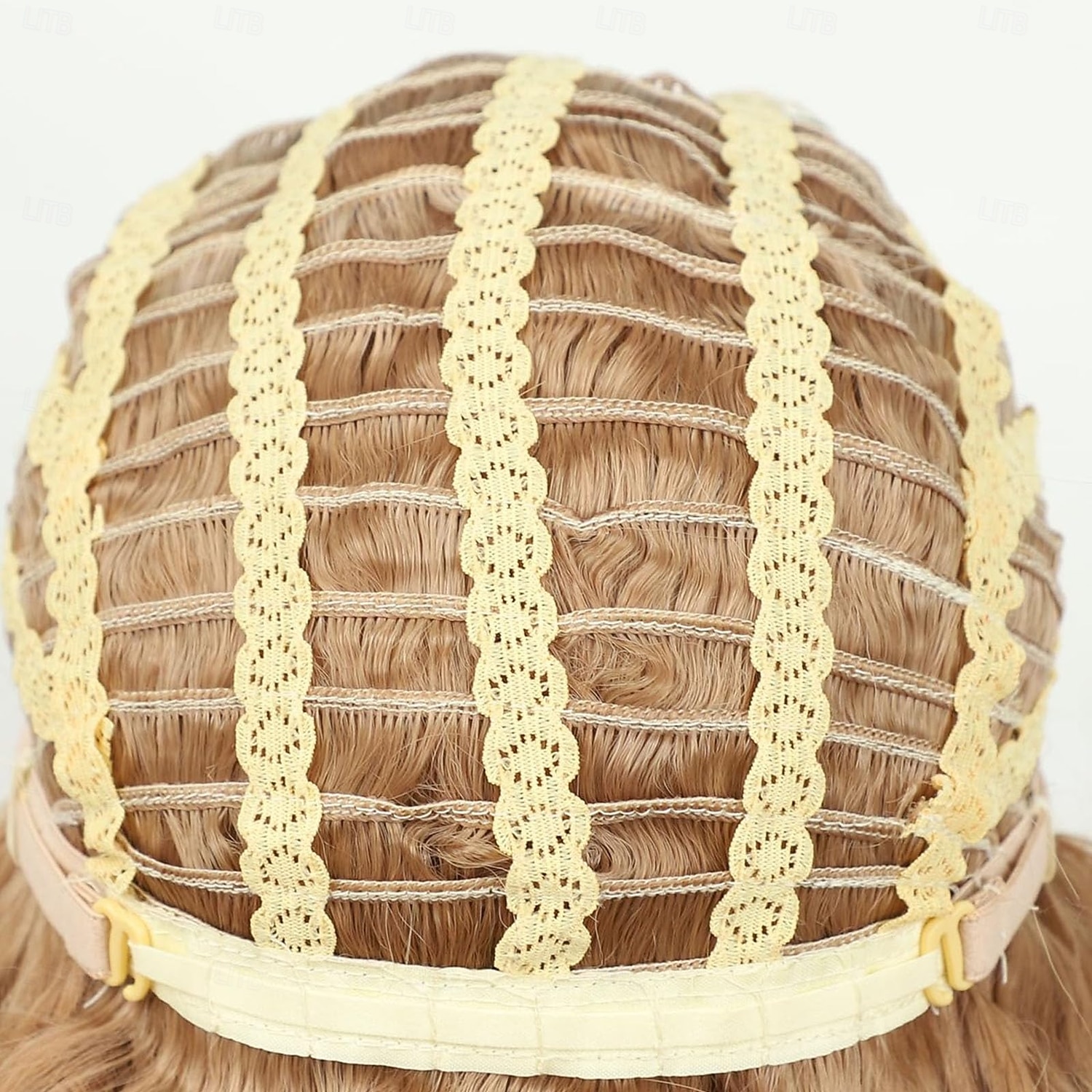 perruques courtes ondulées blondes ombrées en couches pour femmes blanches perruque blonde mi-longue bouclée perruque synthétique d'aspect naturel pour fête quotidienne de 2025 ? $19.99 –P5