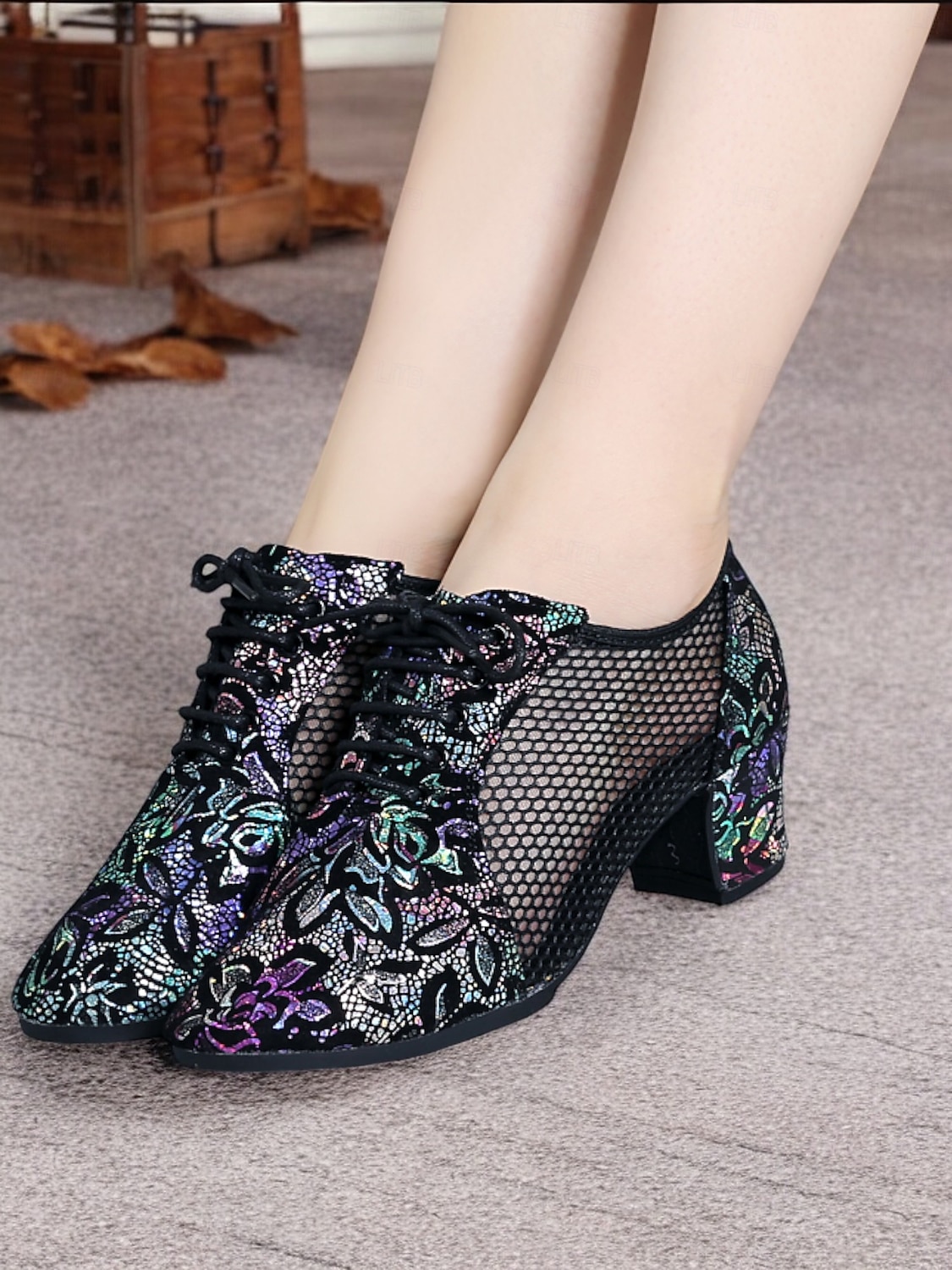 chaussures de danse à lacets en cuir noir pour femmes avec empiècements en maille et broderie florale, chaussures légères pour la danse de salon, latine et jazz de 2025 ? $46.99 –P1