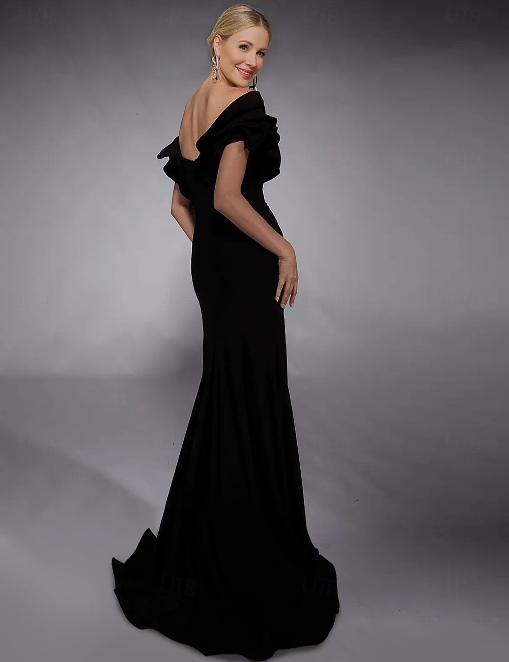 Robe de soirée A-Line cravate noire élégante robe formelle longueur de sol invitée de mariage automne manches courtes décolleté en V poche crêpe extensible avec fente robe de bal masqué de 2025 ? $159.99 –P2