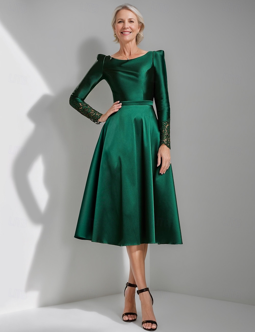 Abito Madre della Sposa A-Line Abito Elegante Semplice Collo Gioiello Lunghezza Tè Raso Maniche Lunghe con Pizzo Plissettato 2025 taglia personalizzata gratuita del 2025 a $161.99 –P1