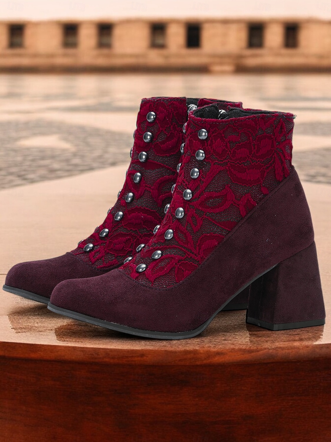 Botines de ante sintético verde para mujer con botón a presión, capa de encaje y cremallera lateral: diseño de inspiración vintage con tacón de bloque, perfectos para conjuntos elegantes y ocasiones especiales 2025 - $64.99 –P2