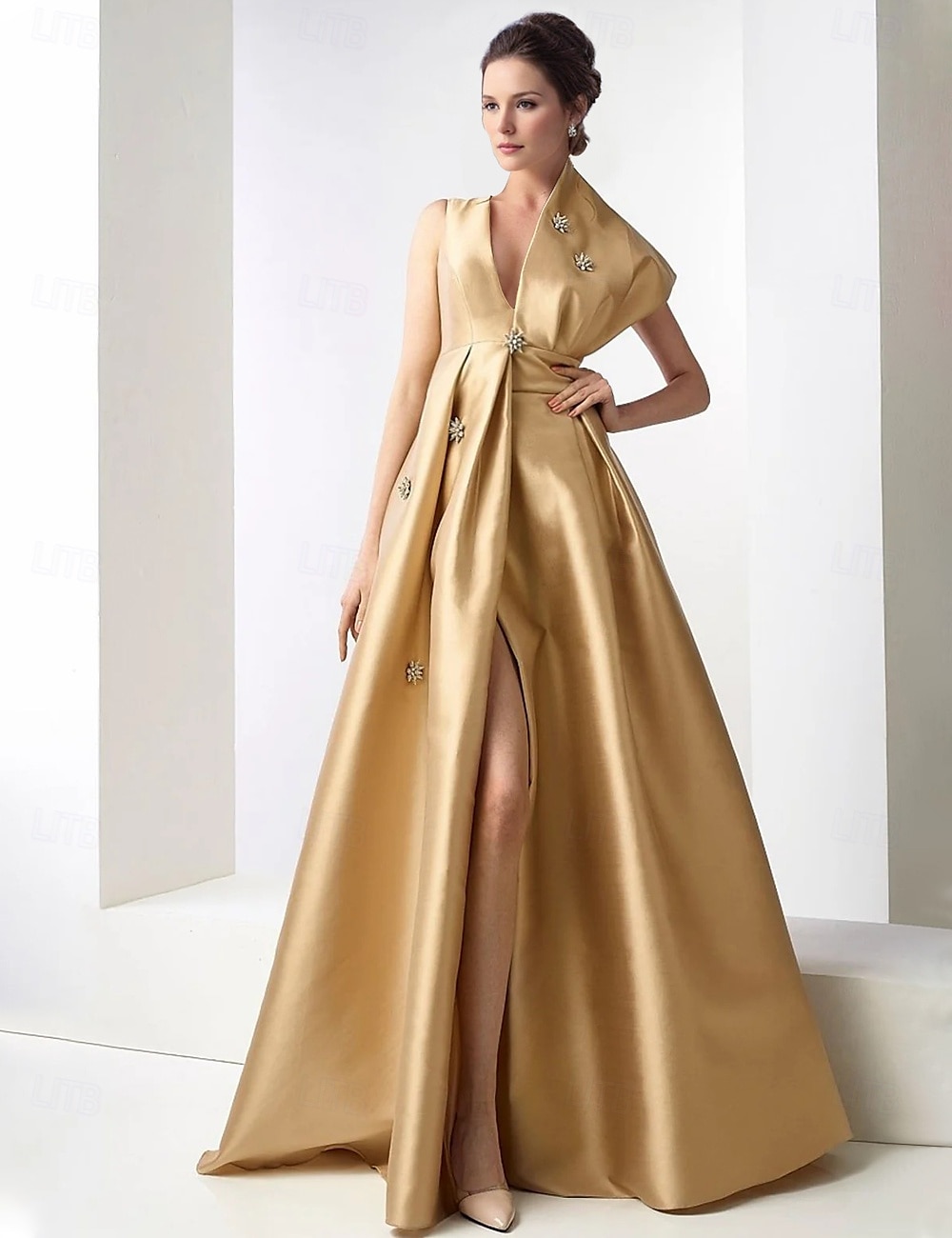 rochie de seară din satin în linie aur auriu șampanie rochie elegantă de toamnă pentru invitați de nuntă carnaval formală lungime până la podea buzunar fără mâneci cu decolteu în V cu mărgele din 2025 - $199.99 –P1