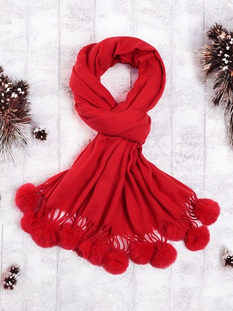 Bufanda roja de invierno para mujer con borlas de pompones: una bufanda acogedora y elegante para el clima frío y los atuendos festivos 2025 - $14.99 –P4