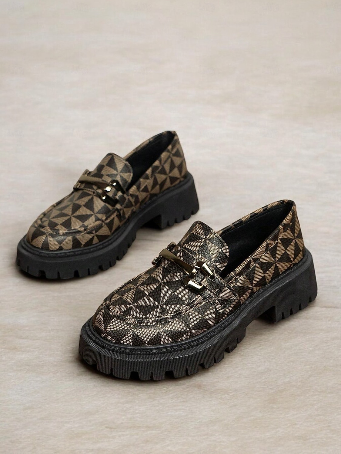 Mocasines gruesos con diseño geométrico para mujer con hebilla de metal: zapatos modernos sin cordones con suela dentada para un estilo informal y urbano 2025 - $32.99 –P1