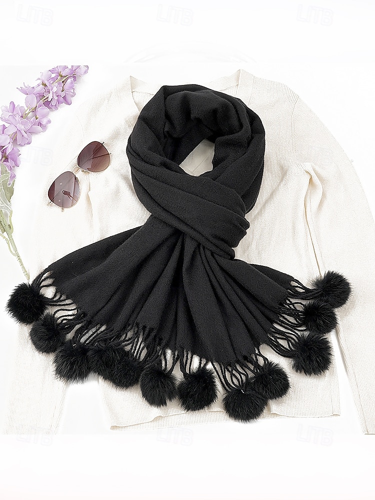 Bufanda roja de invierno para mujer con borlas de pompones: una bufanda acogedora y elegante para el clima frío y los atuendos festivos 2025 - $14.99 –P10