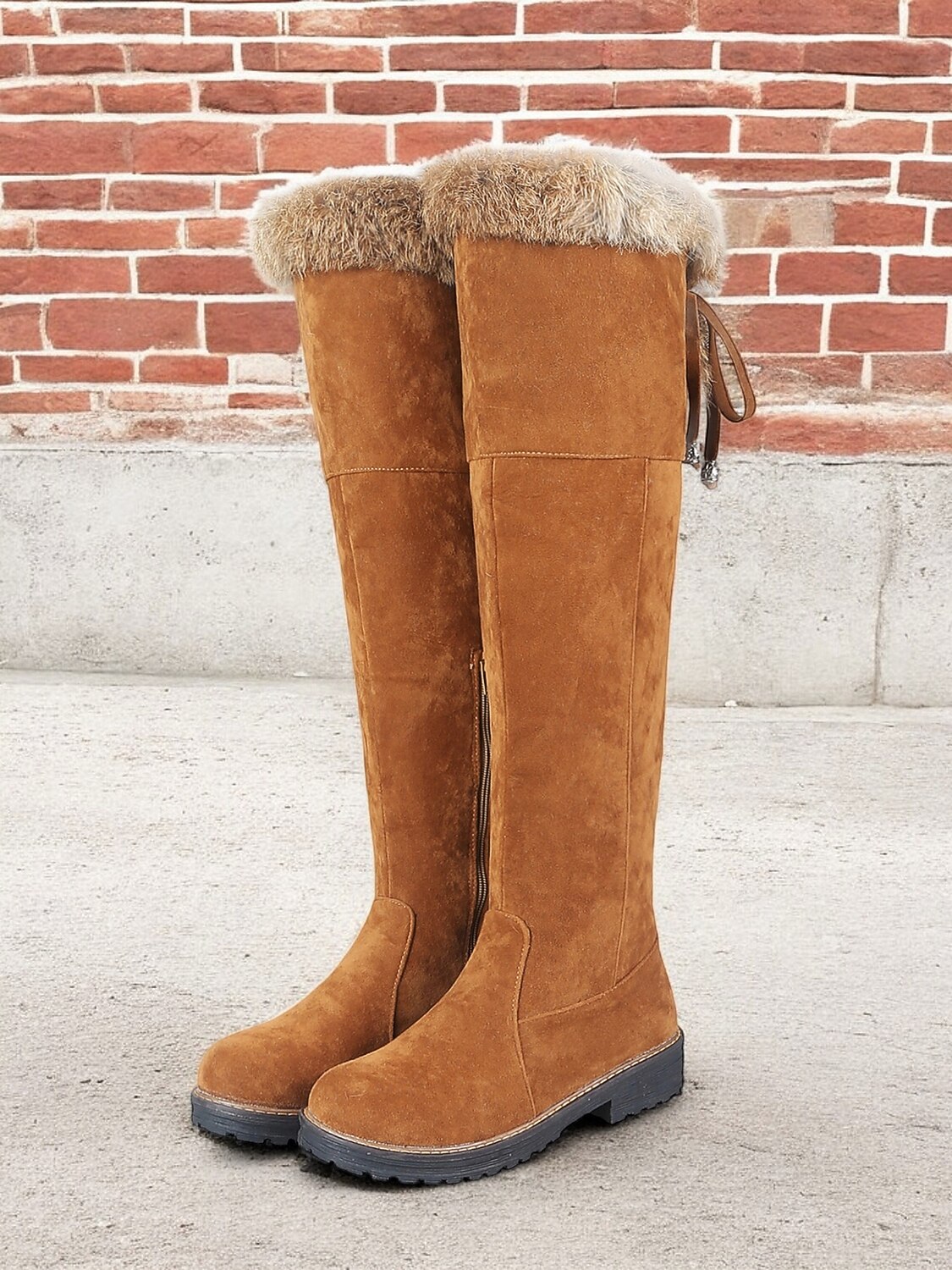 stivali da donna sopra il ginocchio in finta pelle scamosciata marrone con rifiniture in pelliccia sintetica: calzature invernali comode ed eleganti per un calore extra del 2026 a $69.99 –P3