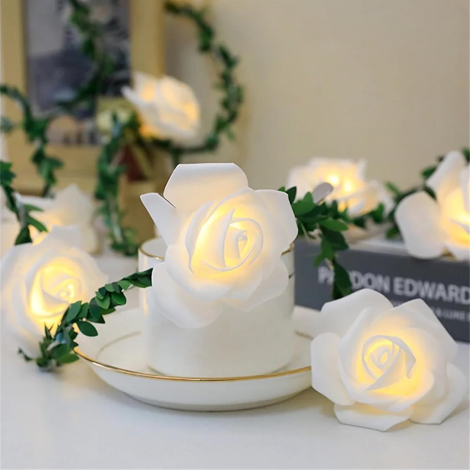 2025年 バレンタイン シミュレーション バラのつる 妖精 ストリング ライト リモコン 8 モード 照明 3m 20LED 結婚式 休日 新年 パーティー 自宅 寝室 バルコニー 庭 装飾  コレクション – $20.99 –P2