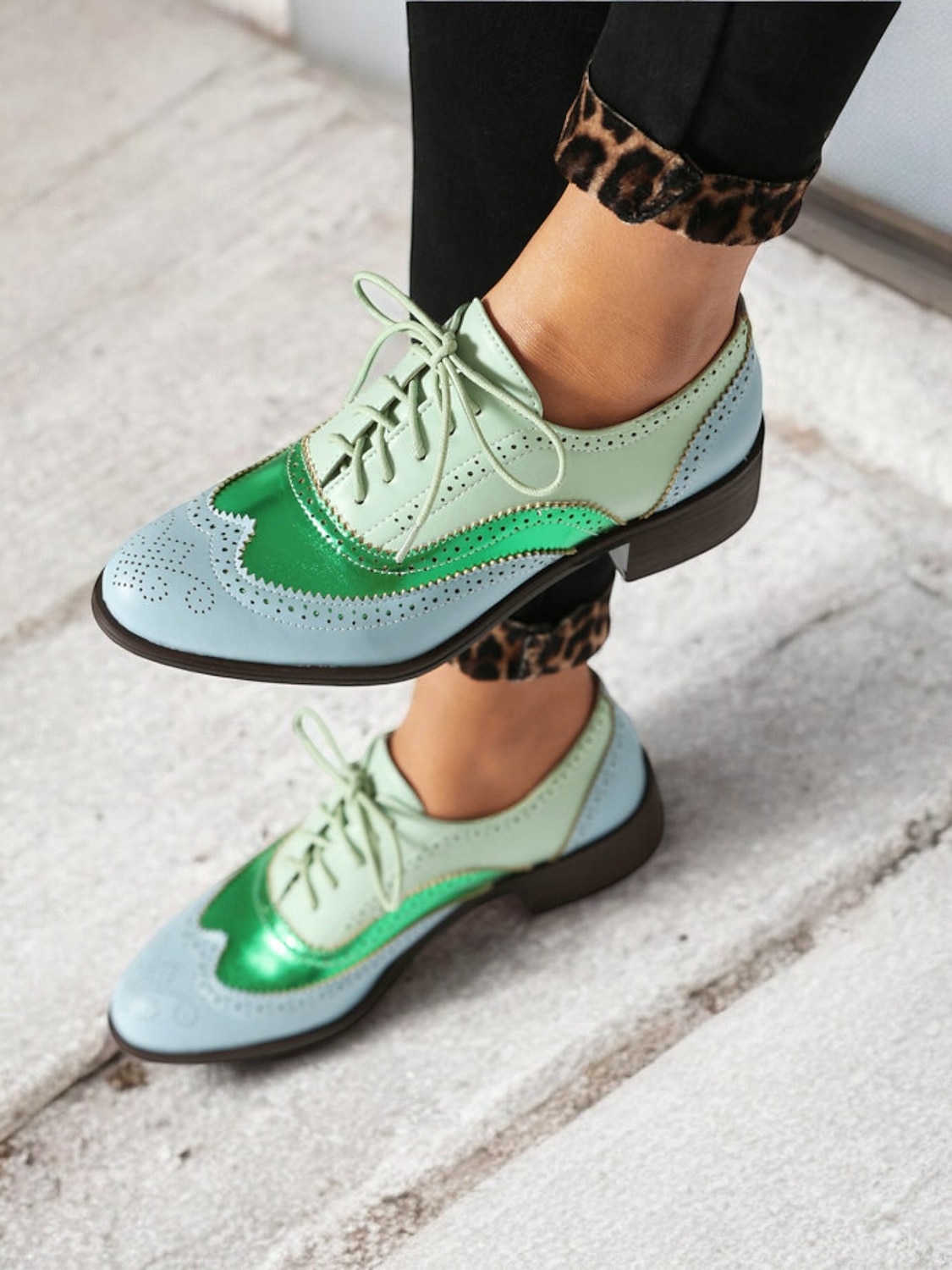 női piros és fekete lakkbőr oxford cipők brogue részletekkel – vintage stílusú fűzős formális cipő üzleti és hétköznapi viselethez 2025 - $54.99 –P7