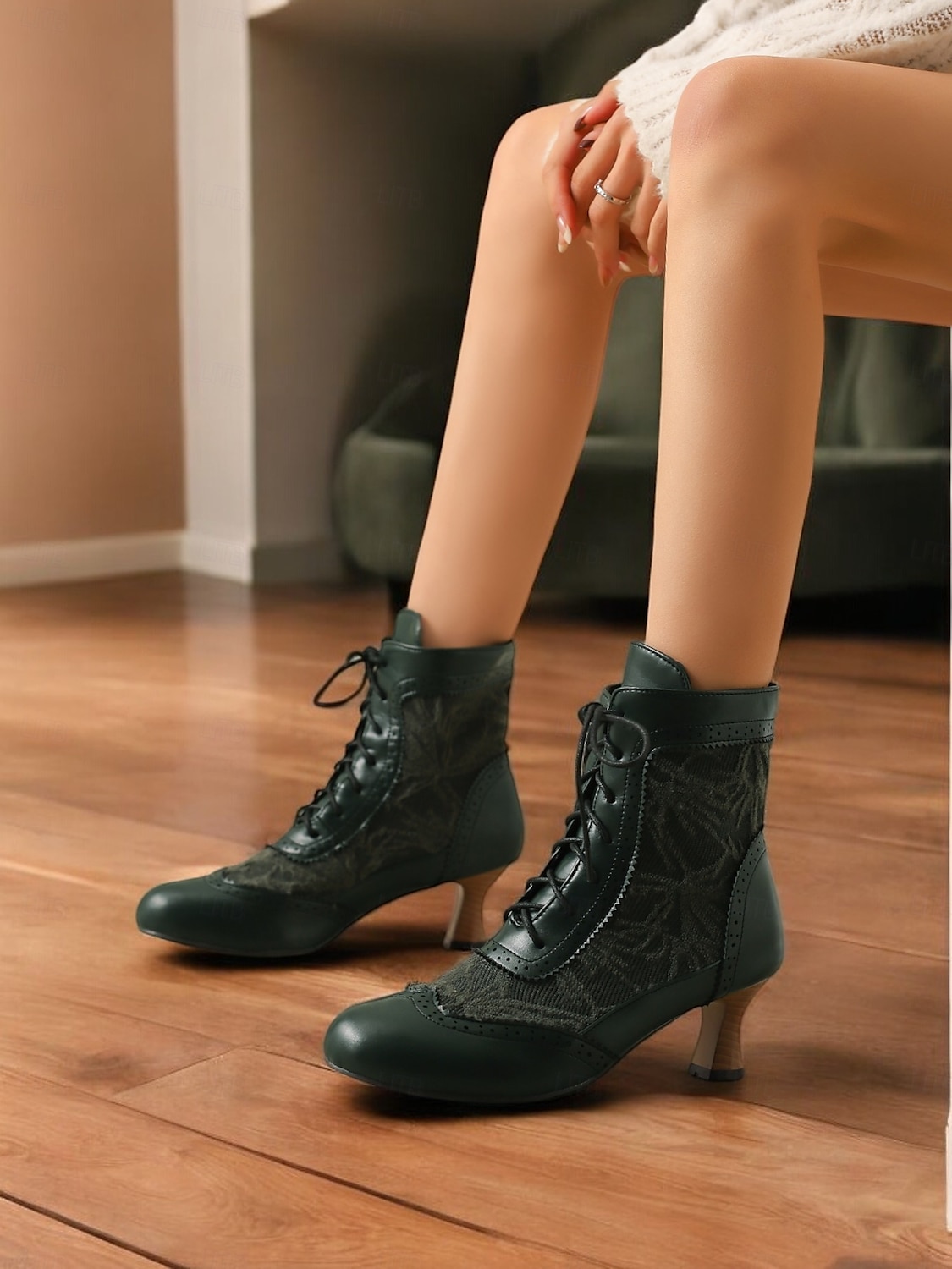 Victorian Style Women's Ankle Boots with Lace Design and Faux Leather Accents – Vintage Lace-Up Footwear for Casual and Costume Occasions 2025 - $59.99 –P1