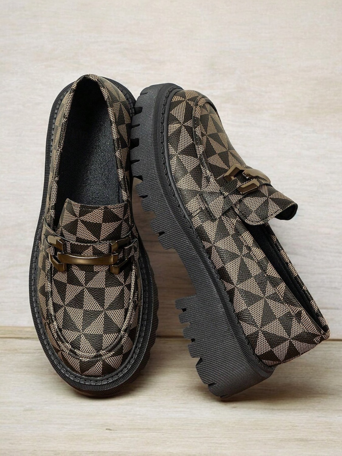 Mocasines gruesos con diseño geométrico para mujer con hebilla de metal: zapatos modernos sin cordones con suela dentada para un estilo informal y urbano 2025 - $32.99 –P2