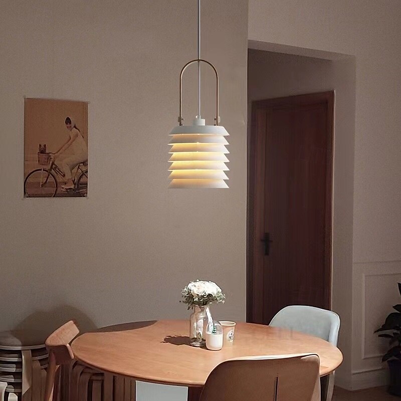 lampada a sospensione in metallo lampada a sospensione moderna di metà secolo luci a sospensione in ferro bianco con strato design fienile lampadario nordico vintage per sala da pranzo 110-240v 21cm del 2025 a $150.99 –P8