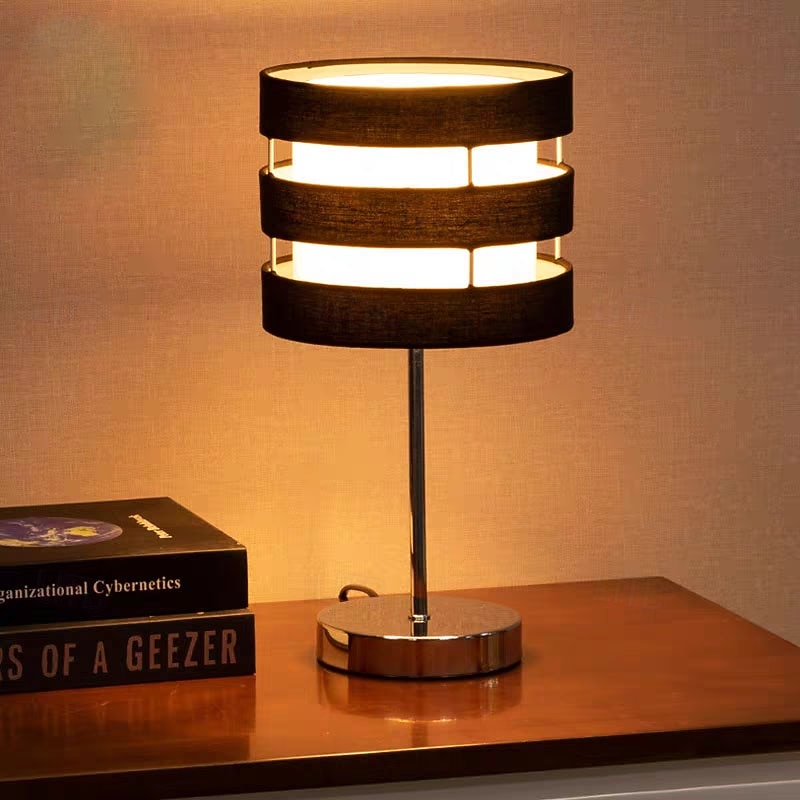 lampe de table moderne nordique moderne minimaliste lampe de chevet de chambre lampe de table décorée matériel d'hôtel américain 110-240v de 2026 ? $162.99 –P1