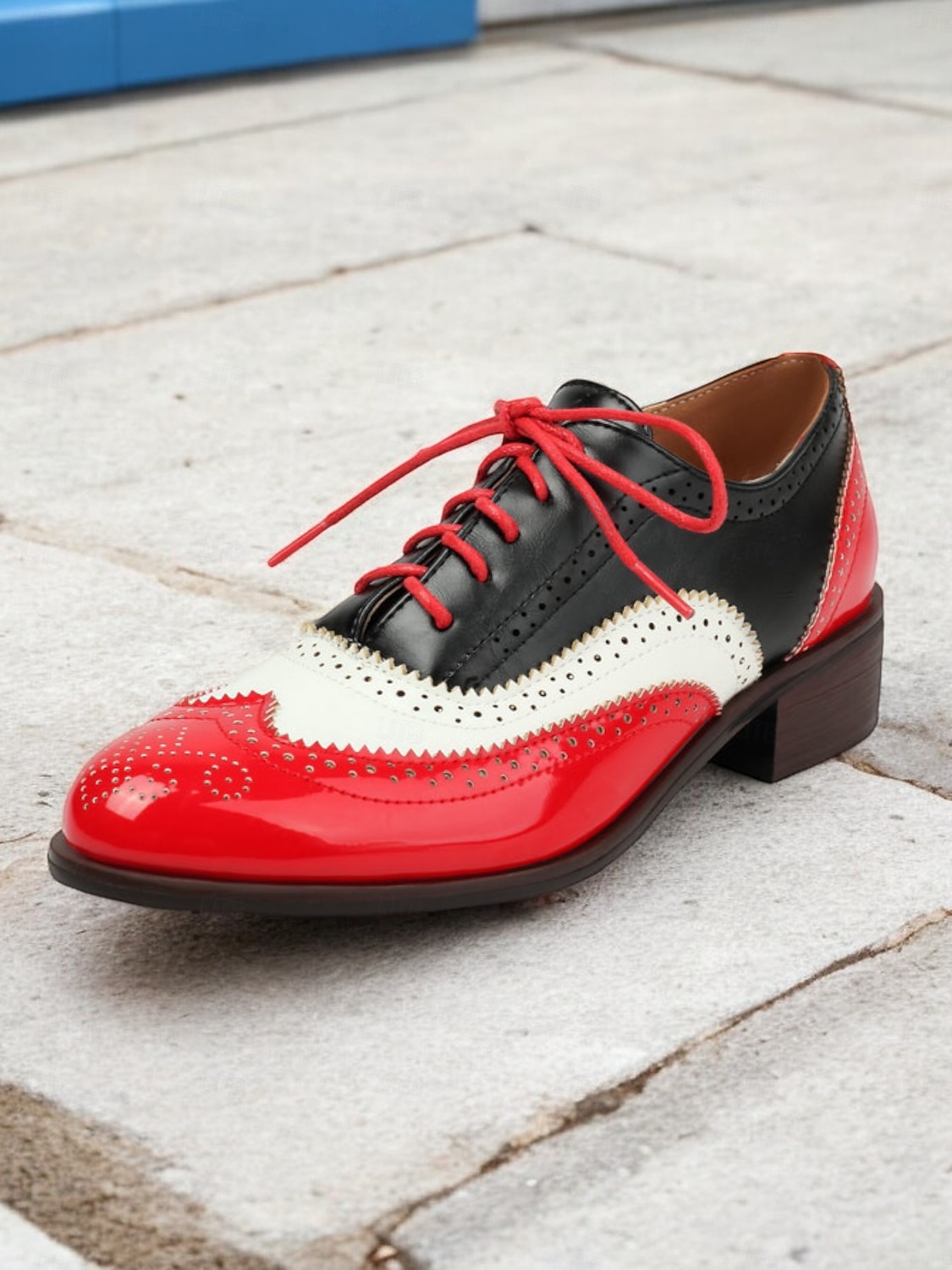 női piros és fekete lakkbőr oxford cipők brogue részletekkel – vintage stílusú fűzős formális cipő üzleti és hétköznapi viselethez 2025 - $54.99 –P6
