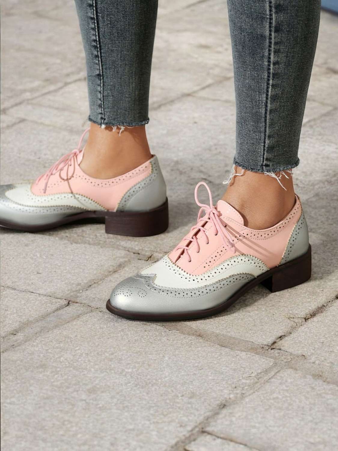 női piros és fekete lakkbőr oxford cipők brogue részletekkel – vintage stílusú fűzős formális cipő üzleti és hétköznapi viselethez 2025 - $54.99 –P1