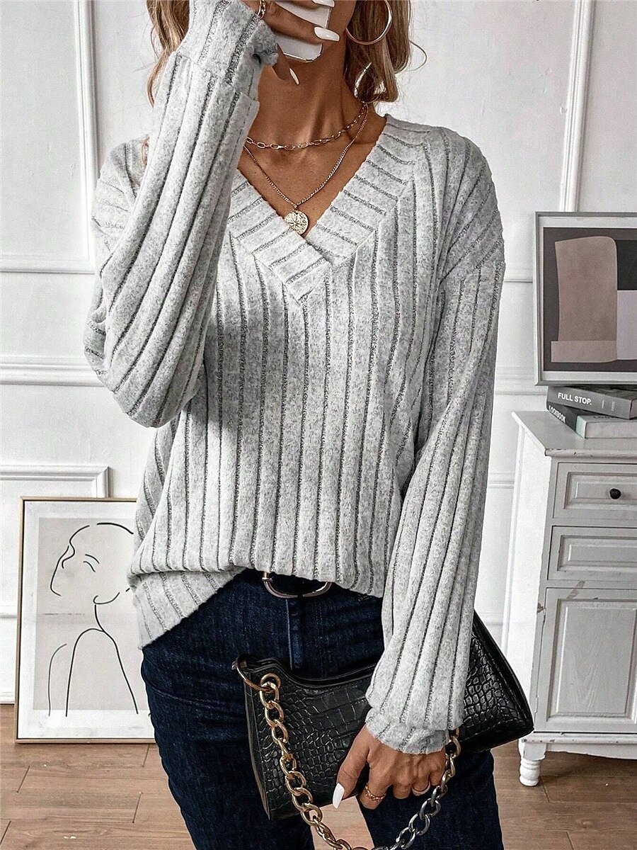 Femme T shirt Plein Mode Moderne Décontractées manche longue Col V Hauts réguliers du quotidien Fin de semaine Noir Gris Automne Hiver de 2025 ? $29.99 –P2