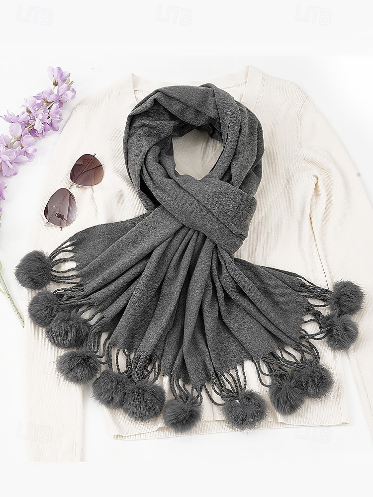 Bufanda roja de invierno para mujer con borlas de pompones: una bufanda acogedora y elegante para el clima frío y los atuendos festivos 2025 - $14.99 –P11