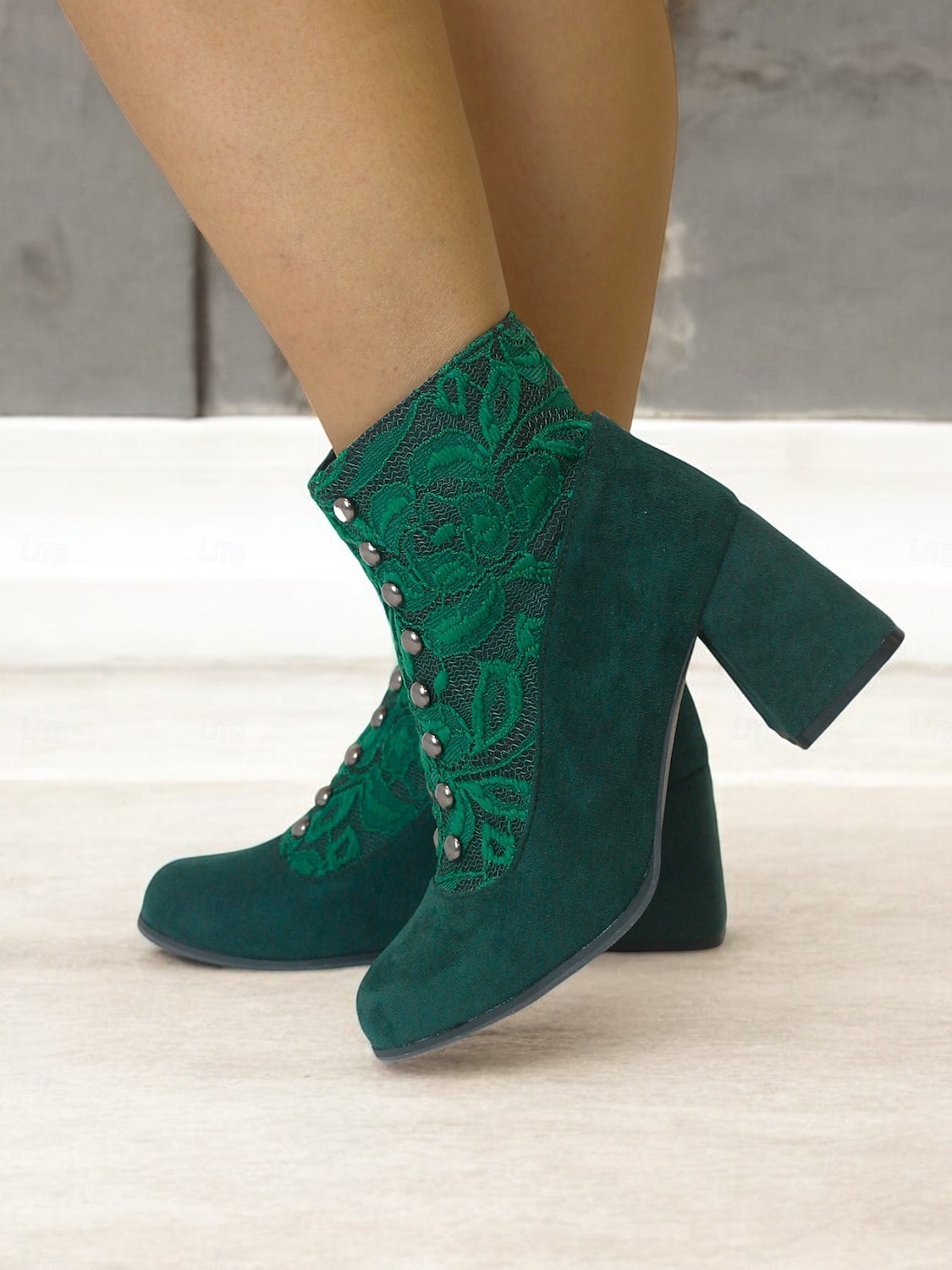 Botines de ante sintético verde para mujer con botón a presión, capa de encaje y cremallera lateral: diseño de inspiración vintage con tacón de bloque, perfectos para conjuntos elegantes y ocasiones especiales 2025 - $64.99 –P5