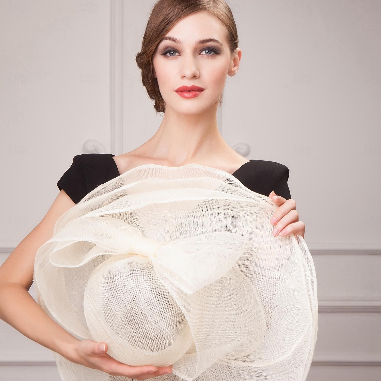 Chapeaux Coiffure Lin Chapeau Melon / Cloche Chapeau de soleil Chapeau Sinamay Mariage Casual Course de chevaux Journée des dames Coupe de Melbourne Elégant Britanique Avec Fleur Casque Couvre-chef de 2026 ? $71.99 –P14