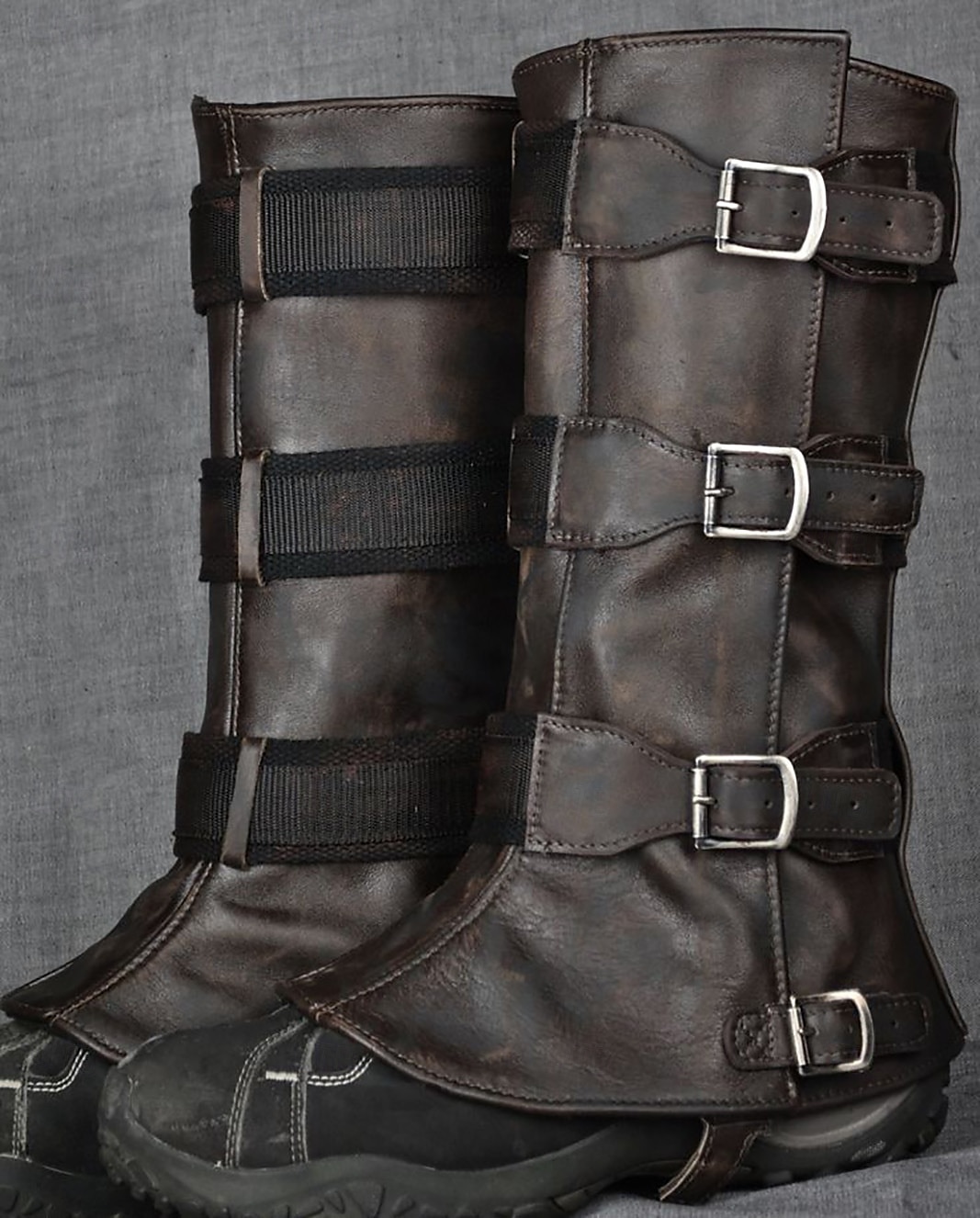 Ρετρό / Βίντατζ Μεσαίωνα Χορός μεταμφιεσμένων Γκέτες Κάλυμμα παπουτσιών Φανταχτερή Φόρεμα Ανδρικά Γιούνισεξ Πειρατής Steampunk Απόκριες Μασκάρεμα Επίδοση Πάρτι Σκηνή Ενηλίκων Κάλυμμα παπουτσιών 2026 - $16.49 –P9