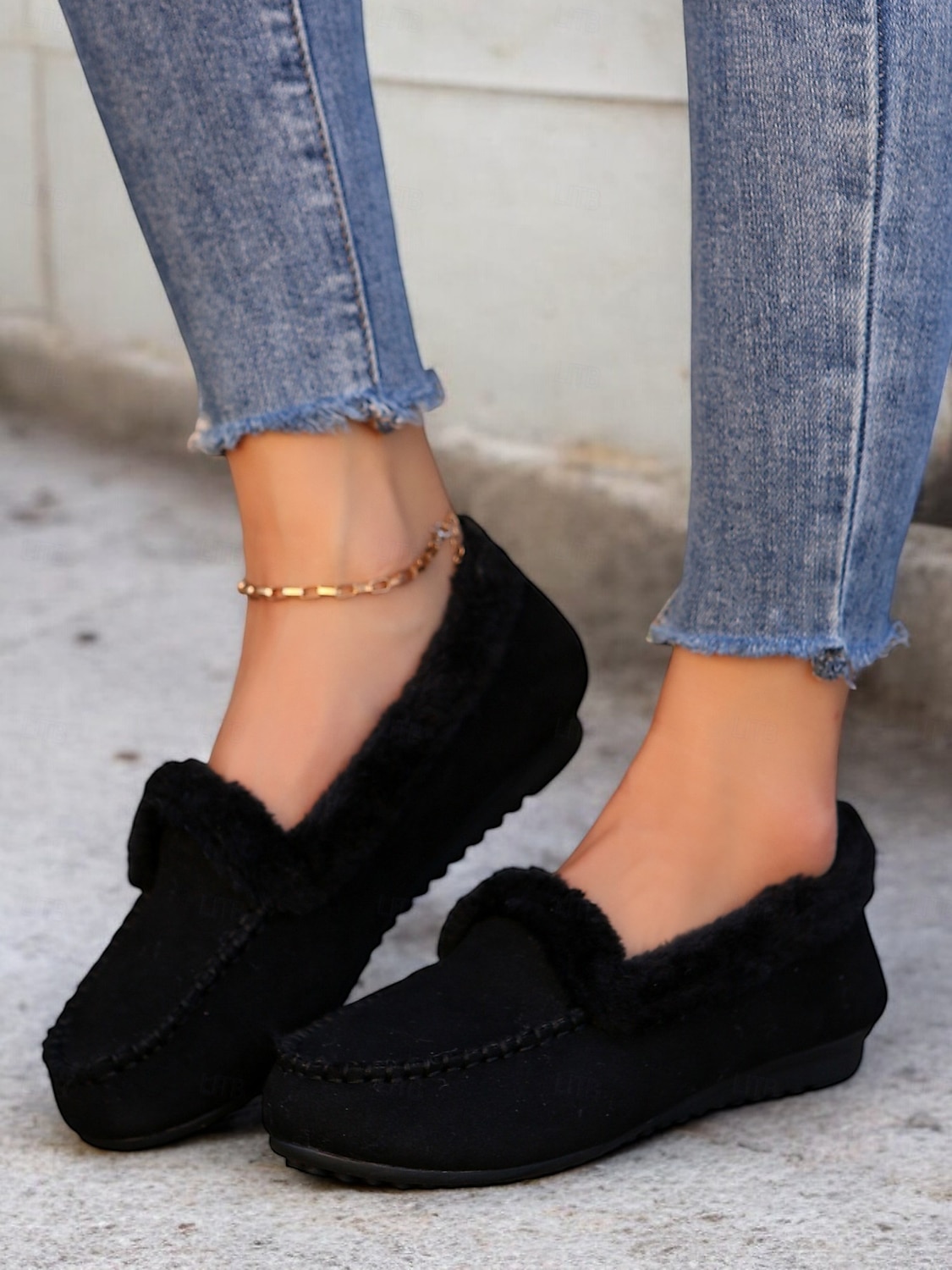 2025年 女性用フェイクスエードモカシンスリッパ - フェイクファーの裏地付き、ステッチのディテールが施された暖かい屋内外用ハウスシューズ  コレクション – $29.99 –P4