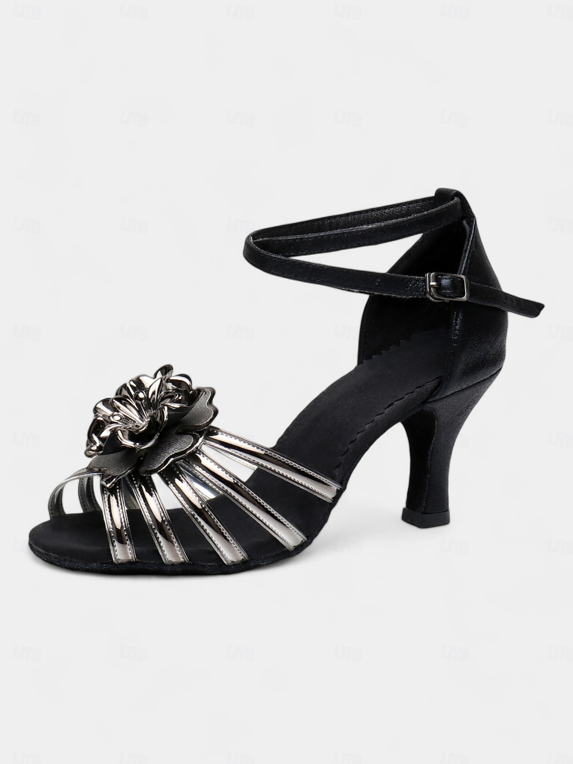 chaussures de danse à lanières argentées pour femmes avec détails floraux et semelle en daim – talons confortables pour les événements de salon et de fête latins de 2025 ? $34.99 –P6