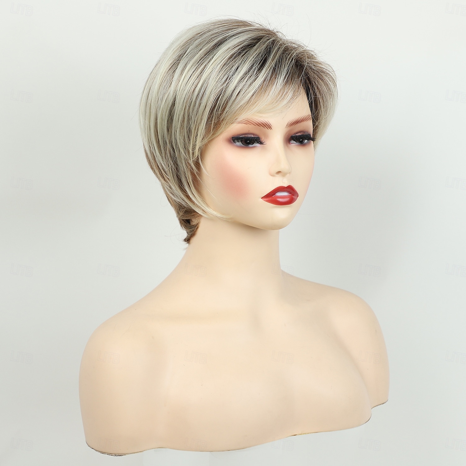 parrucche bionde corte per donne parrucche bionde con taglio pixie con frangia parrucche corte lisce a strati parrucche bionde chiare sintetiche dall'aspetto naturale del 2025 a $19.99 –P4