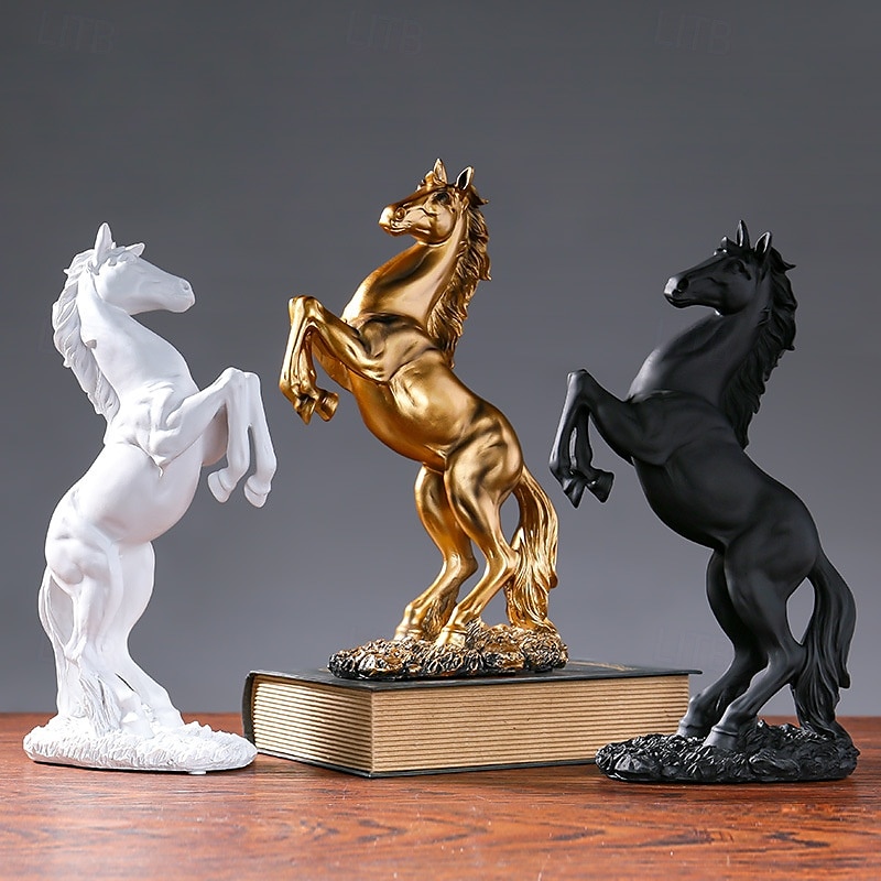 eleganti statue di cavalli in resina, un set di tre maestosi cavalli in nero, bianco e dorato, perfetti per l'arredamento della casa, adatti per ingressi, carrelli bar, soggiorni e uffici del 2025 a $20.99 –P1