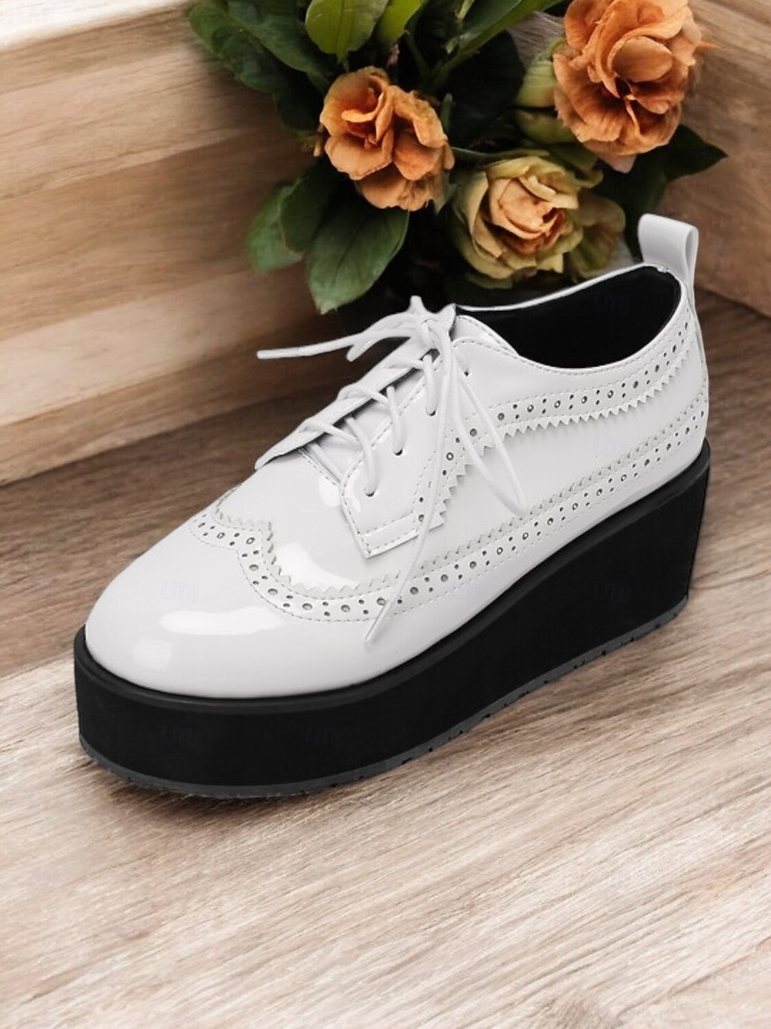 schwarz-weiße Damen-Brogue-Oxfords mit Plateausohle – Schnürschuhe aus Vintage-Lackleder mit dicker Sohle 2025 - $54.99 –P6