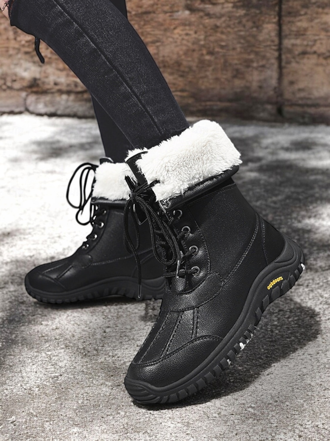 bottes de neige à lacets d'hiver pour femmes - bottes isolées imperméables doublées de fausse fourrure pour les aventures en plein air de 2025 ? $59.99 –P11