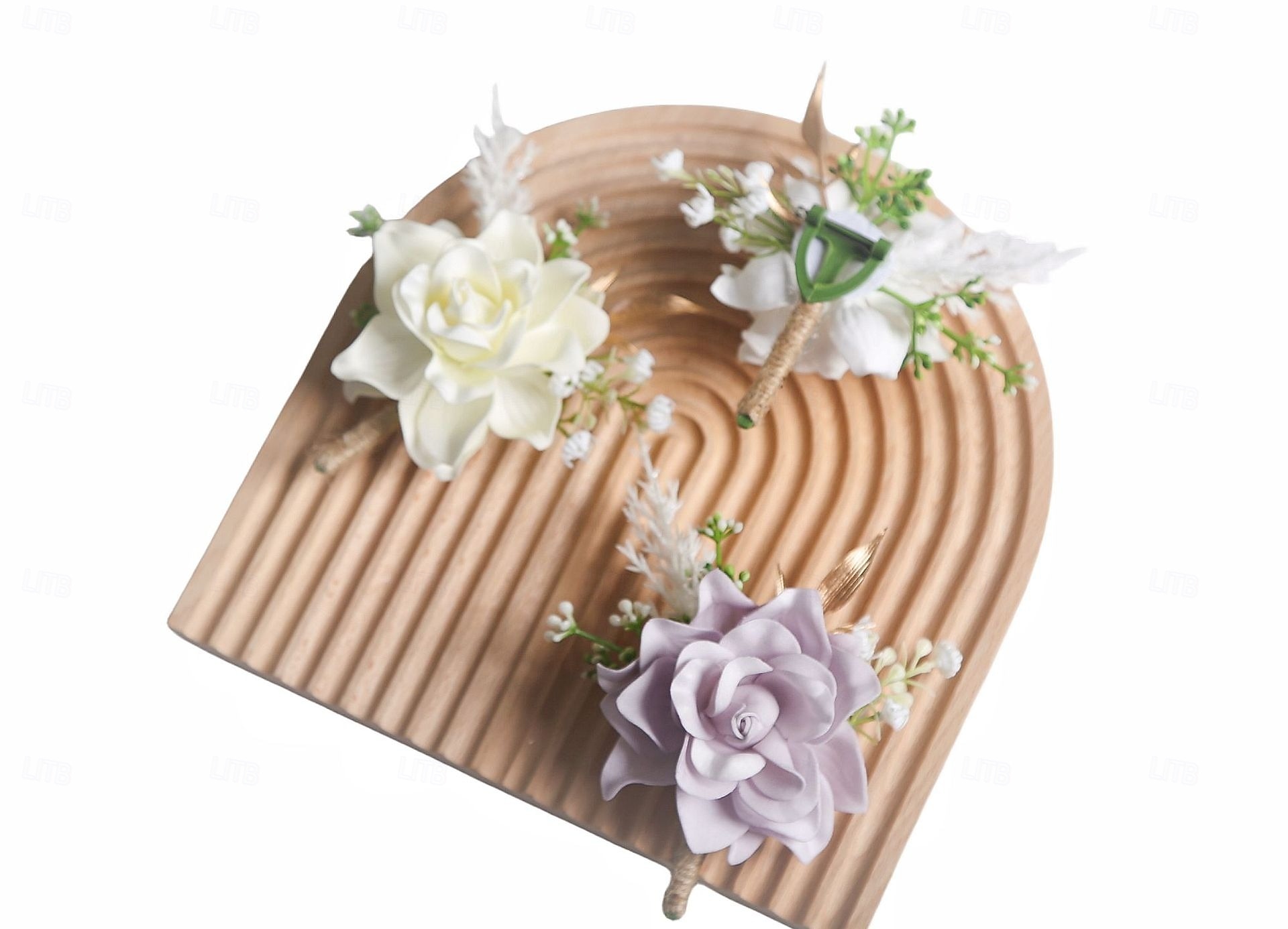 Mäns bröllops boutonniere vita boutonniere för brudgum och marskalker blommor sommar bröllopsaccessoarer dräktsdekorationer 2025 - $9.99 –P4