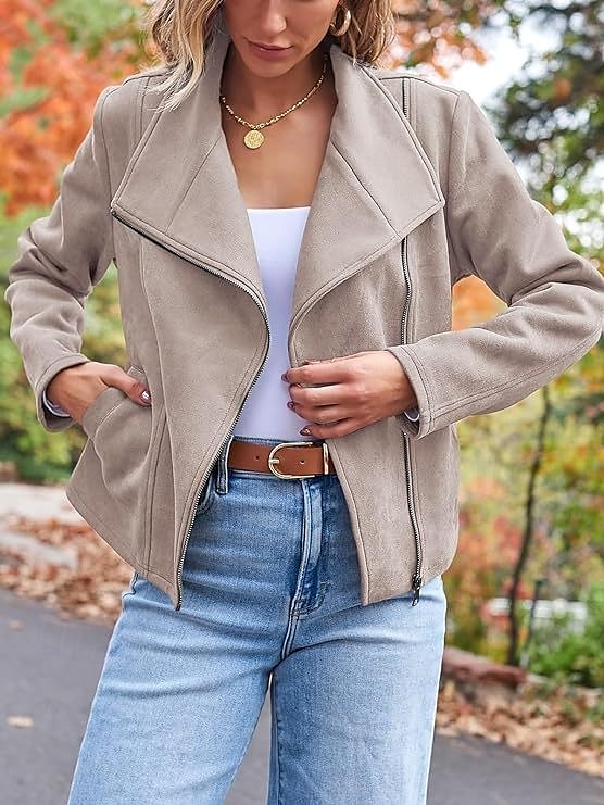 Femme Veste décontractée Chaud Confortable Zippé Décontractées Minimalisme Couleur unie Casual Quotidien fermeture Éclair Revers Standard manche longue Vêtements d'extérieur Noir Chameau Marron Hiver de 2025 ? $41.99 –P13