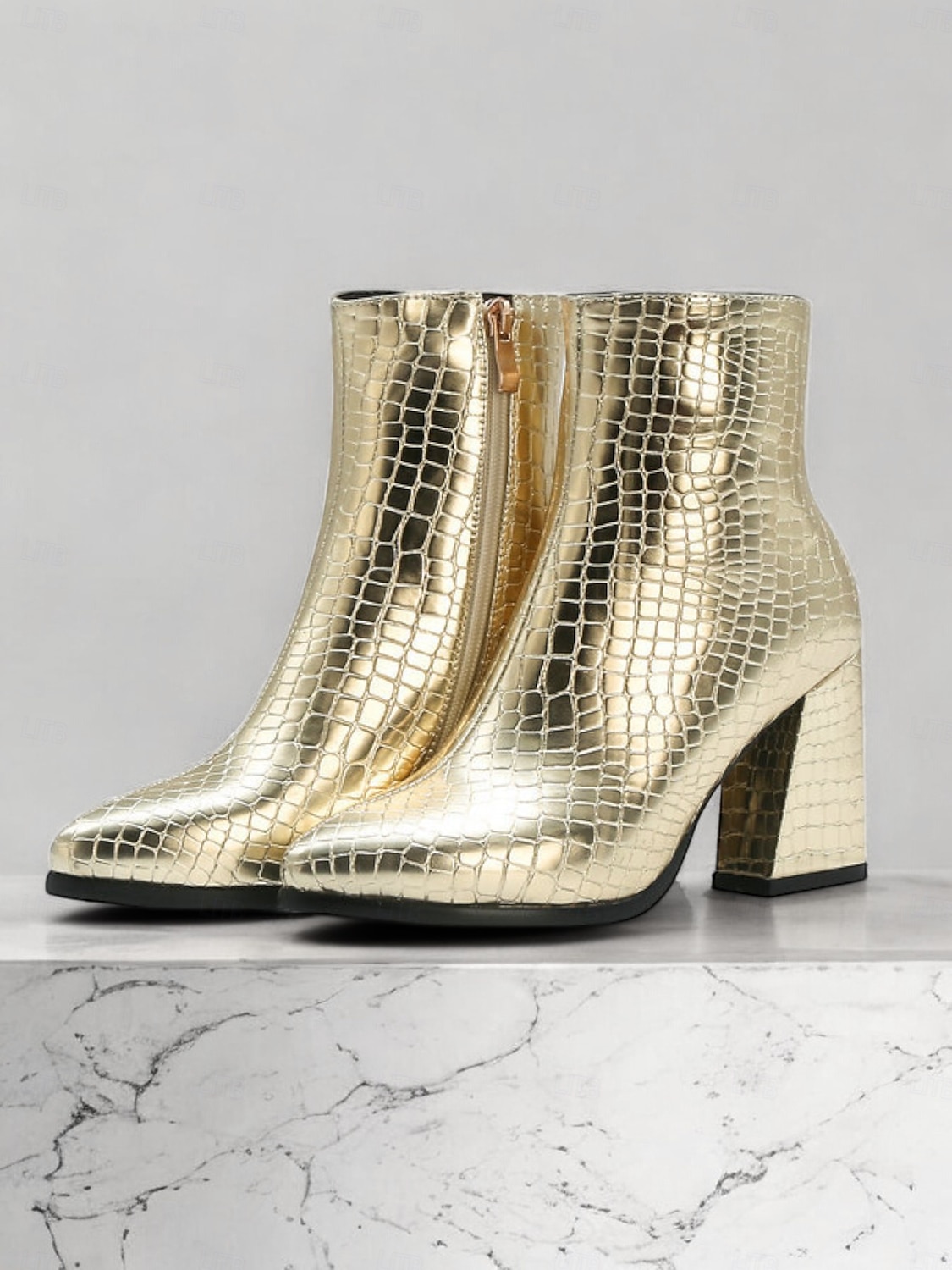 Grüne Stiefeletten aus Kunstleder mit Krokodilprägung für Damen mit Blockabsatz und spitzer Zehenpartie – ideal für legere oder elegante Anlässe 2025 - $59.99 –P11