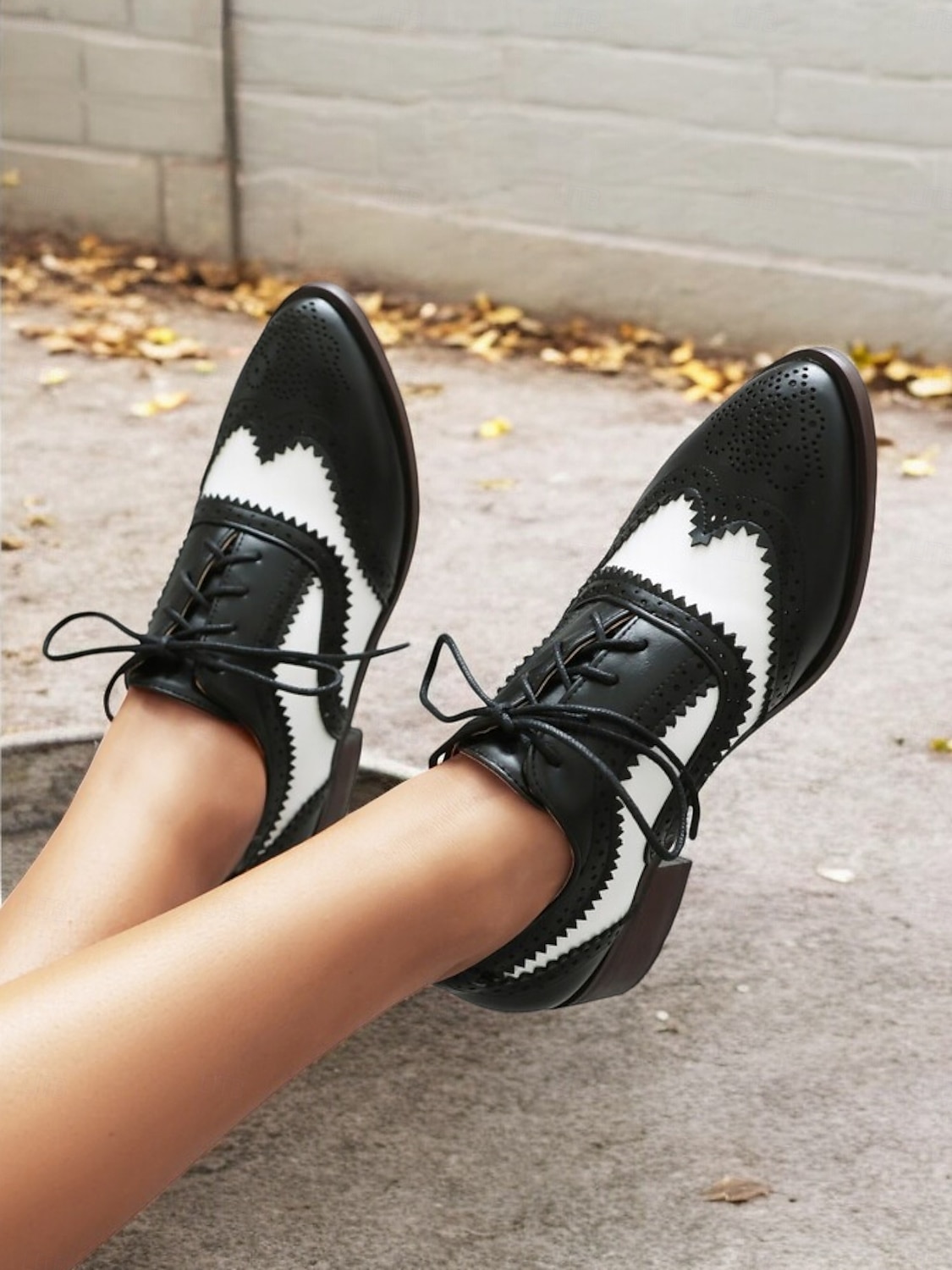 chaussures richelieu brogue noires et blanches pour femmes - chaussures habillées vintage en similicuir à bout golf bicolore pour occasions formelles de 2025 ? $54.99 –P4