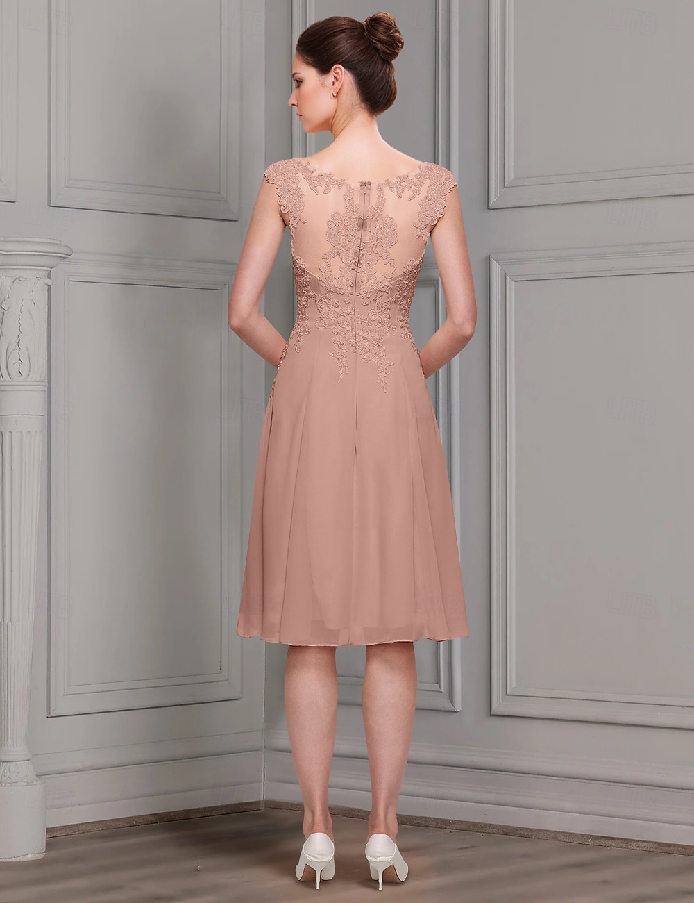 abito da sera a trapezio in due pezzi, abito da madre della sposa, elegante, scollo a V, lunghezza al ginocchio, in chiffon, pizzo, maniche lunghe con applicazioni in pizzo 2025 del 2025 a $133.99 –P3