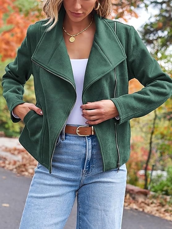 Femme Veste décontractée Chaud Confortable Zippé Décontractées Minimalisme Couleur unie Casual Quotidien fermeture Éclair Revers Standard manche longue Vêtements d'extérieur Noir Chameau Marron Hiver de 2025 ? $41.99 –P3