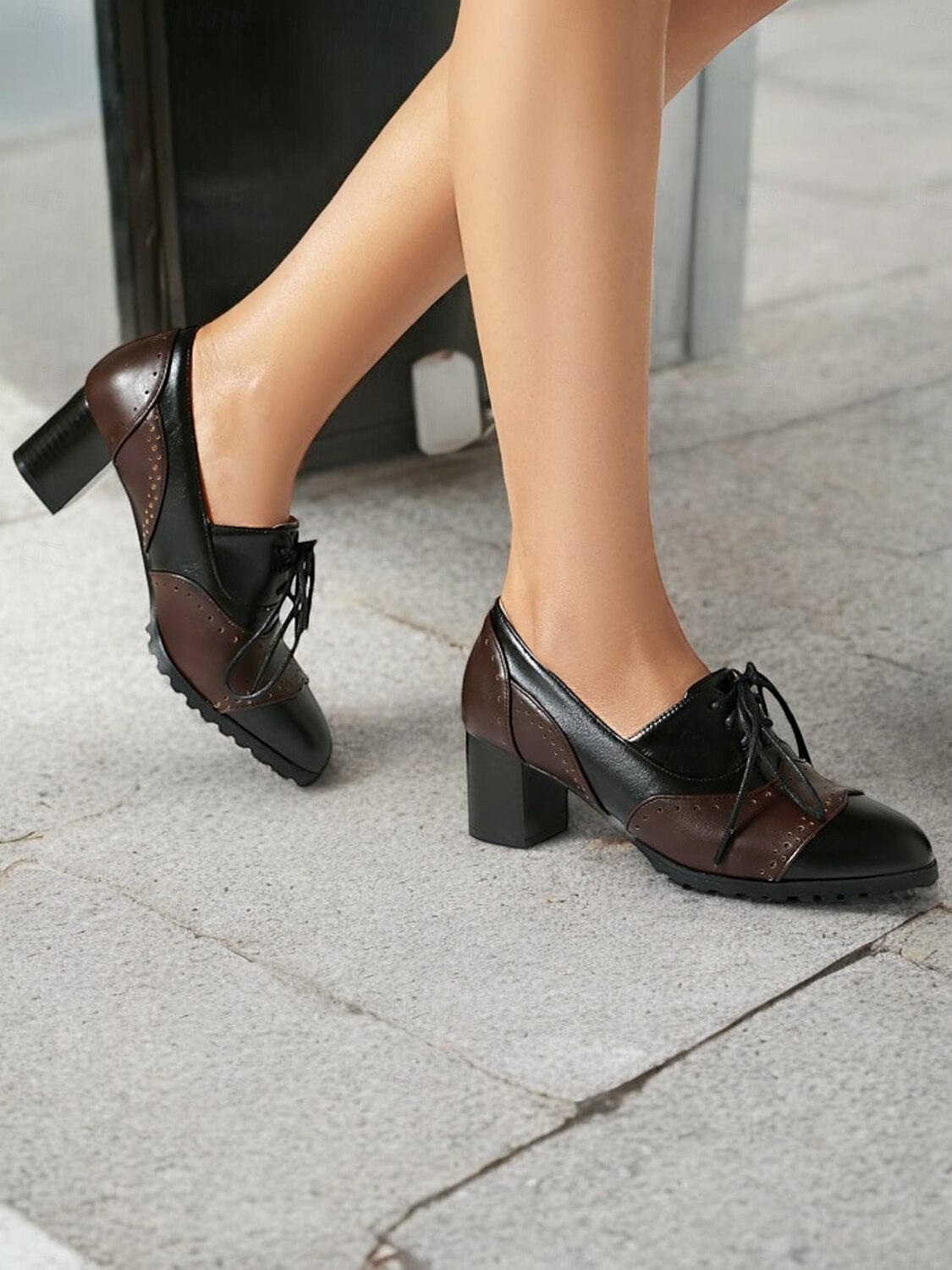 Women's Vintage-Inspired Two-Tone Faux Leather Brogue Oxfords with Block Heel - Classic and Comfortable for Work or Casual Wear 2025 - GBP £34 –P2