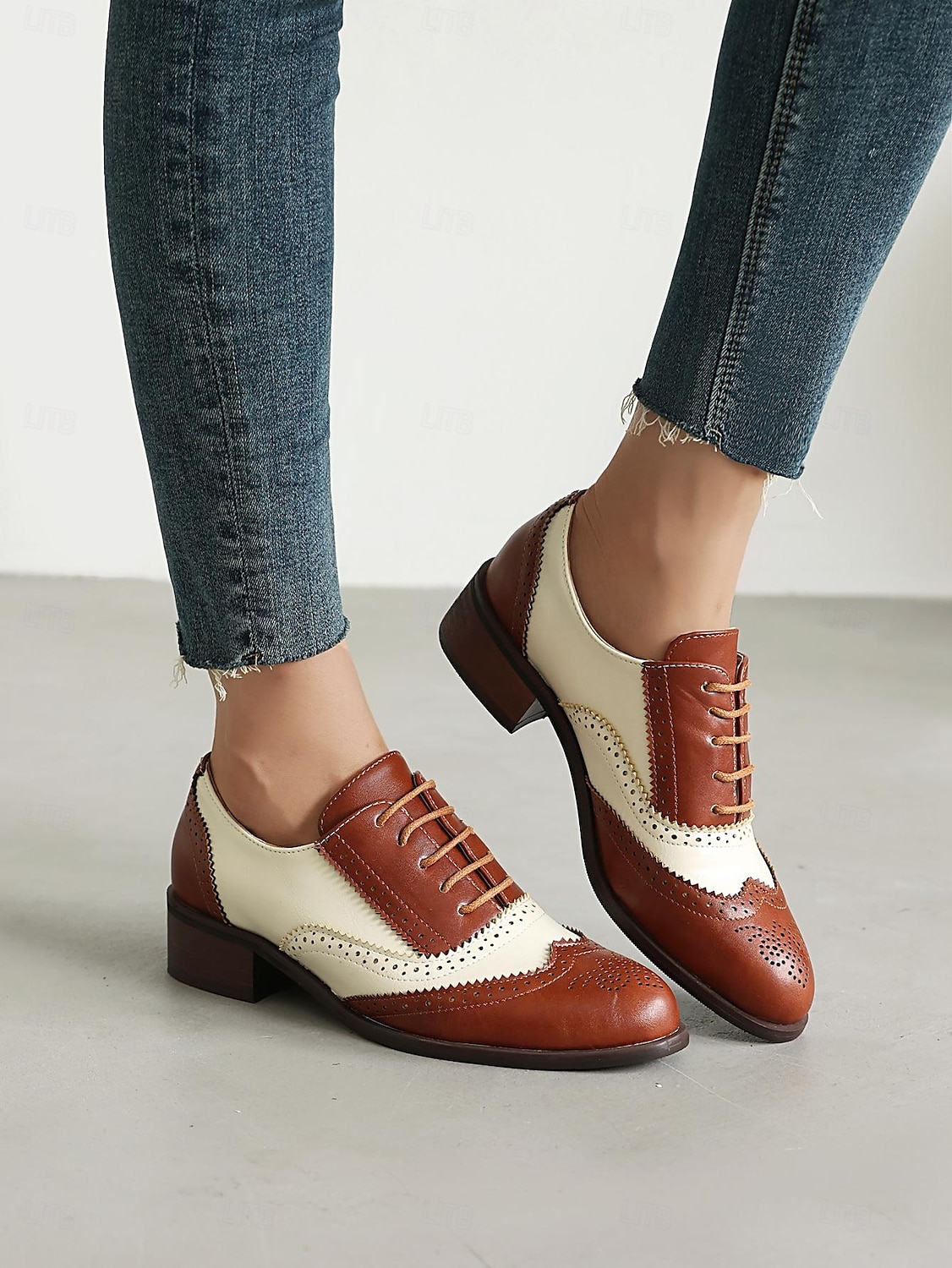 női háromszínű brogue oxford cipő szárnyvéggel és alacsony sarkú - vintage formális lábbeli irodába és különleges alkalmakra 2025 - $46.99 –P6