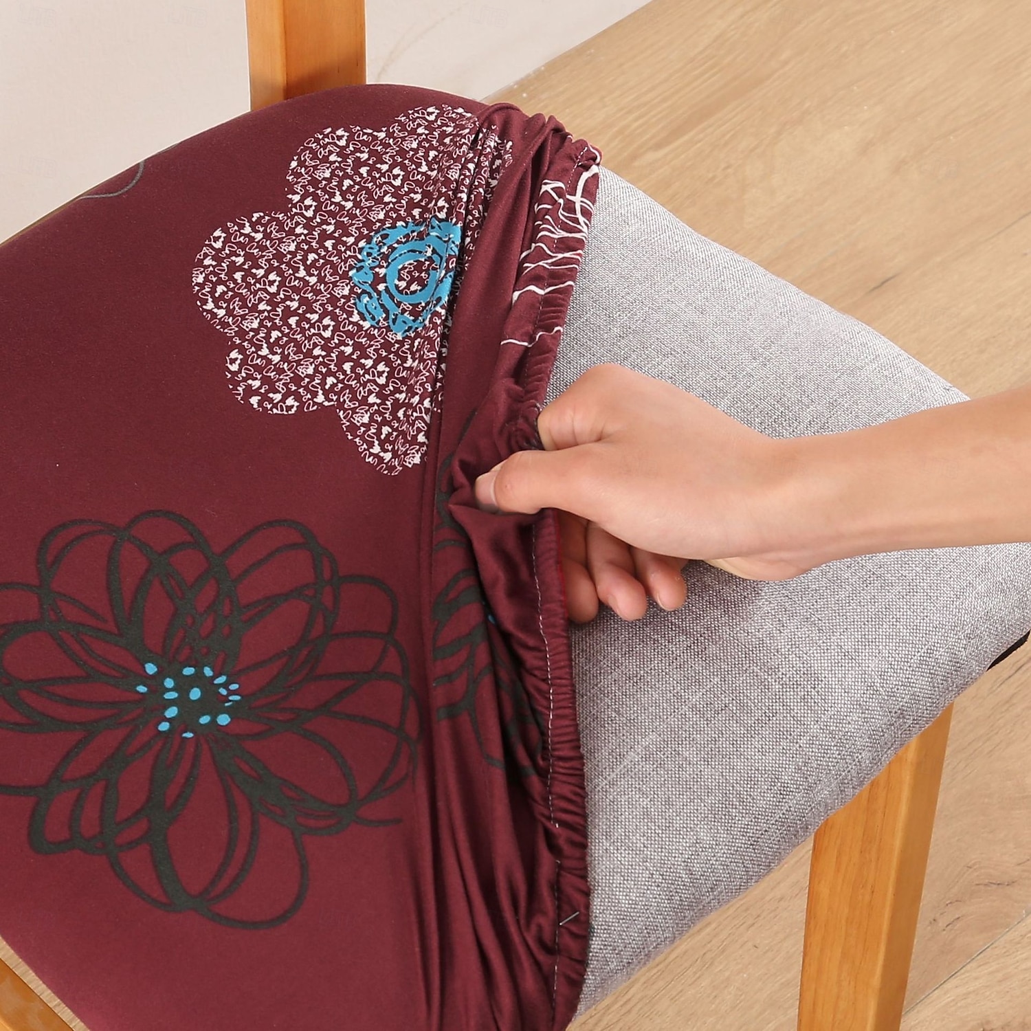 Housse de siège de chaise extensible et durable, idéale pour protéger et rafraîchir les sièges de chaise, ajoute confort et style aux chaises de salle à manger, de bureau ou de salon de 2025 ? $10.99 –P27