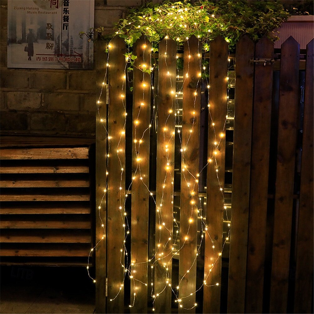 Guirlande lumineuse de Noël à LED avec guirlande lumineuse de 2 m et 200 LED pour décoration de Noël en extérieur de 2025 ? $13.99 –P6