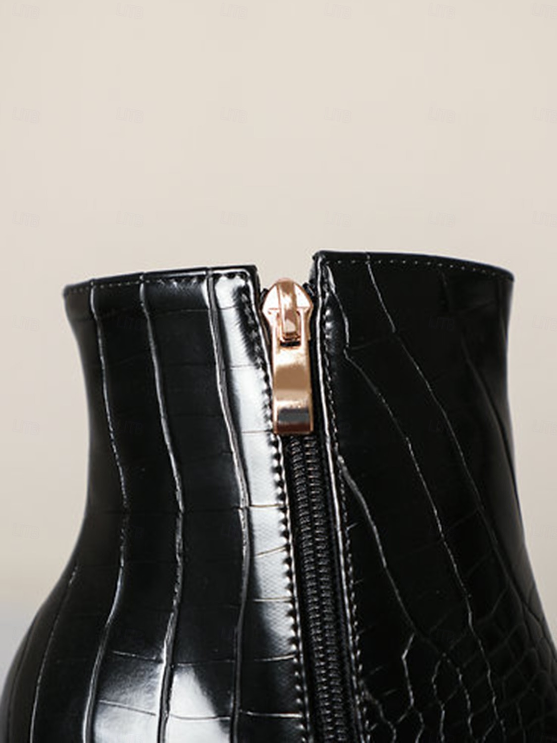 Grüne Stiefeletten aus Kunstleder mit Krokodilprägung für Damen mit Blockabsatz und spitzer Zehenpartie – ideal für legere oder elegante Anlässe 2025 - $59.99 –P8