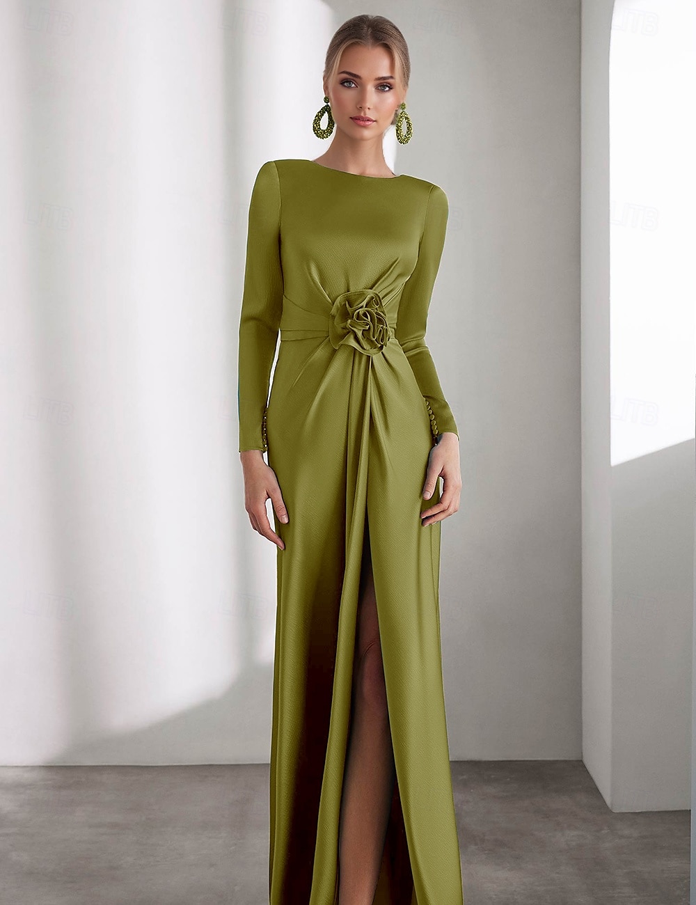 A-linjeformad Kvällsklänning Elegant Klänning Formell Golvlängd Lång Ärmar Skjorta Krage Fickor Stretch Satin med Axblomma 2025 - $169.99 –P1