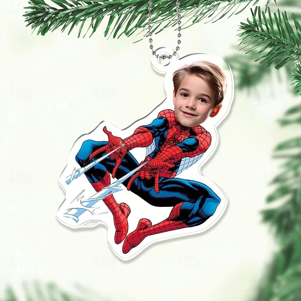 Decorazioni appese foto personalizzate faccia di un supereroe ragno in acrilico 2D decorazioni per albero di Natale pendant per la macchina regali per fan di supereroi del 2025 a $12.99 –P1