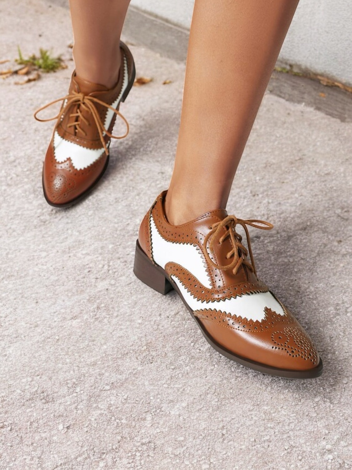 chaussures richelieu brogue noires et blanches pour femmes - chaussures habillées vintage en similicuir à bout golf bicolore pour occasions formelles de 2025 ? $54.99 –P2