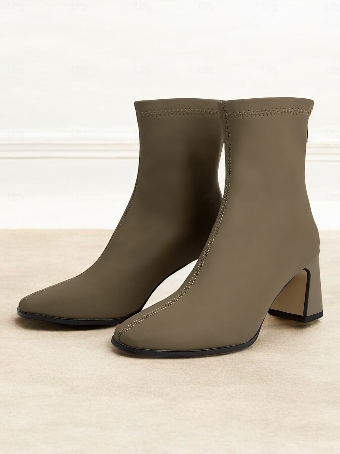 bottines taupe élégantes pour femmes avec talons carrés, fermeture à glissière et détails de couture chics - parfaites pour la mode d'automne, les sorties décontractées et les tenues de bureau de 2025 ? $64.99 –P1