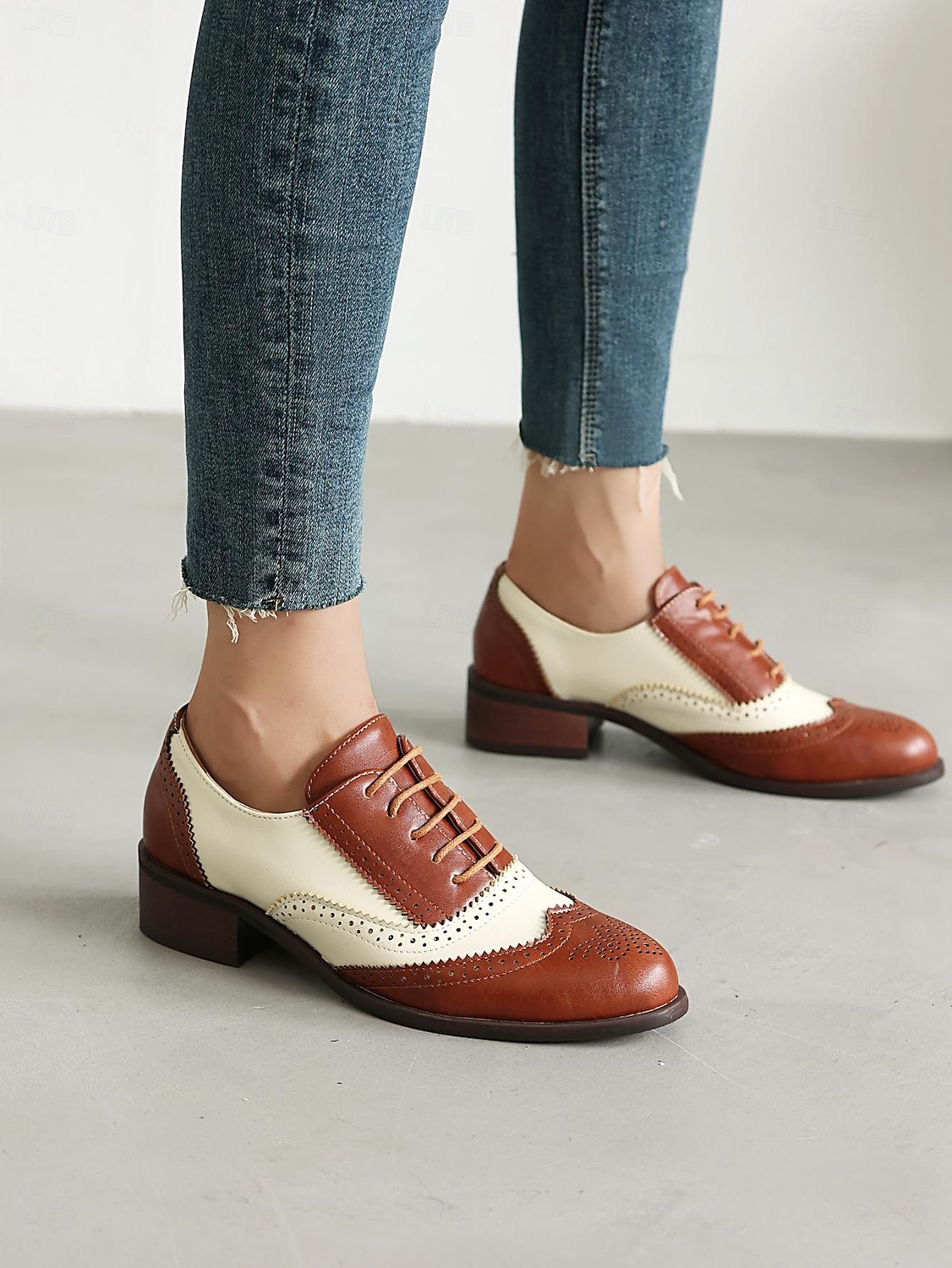 női háromszínű brogue oxford cipő szárnyvéggel és alacsony sarkú - vintage formális lábbeli irodába és különleges alkalmakra 2025 - $46.99 –P5