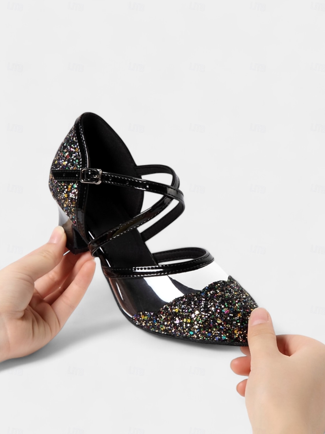 chaussures de danse à paillettes noires pour femmes avec brides croisées, semelle en daim souple et talons bas – parfaites pour les événements de salon, latins et de fête de 2025 ? $46.99 –P10
