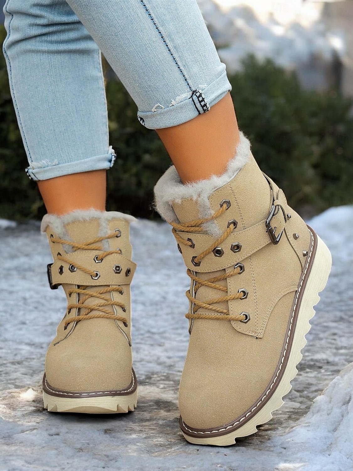 Botas de nieve de invierno para mujer de color marrón con forro de piel sintética: botas cálidas y aislantes para exteriores con detalle de hebilla y suela antideslizante para clima frío 2025 - $46.99 –P3
