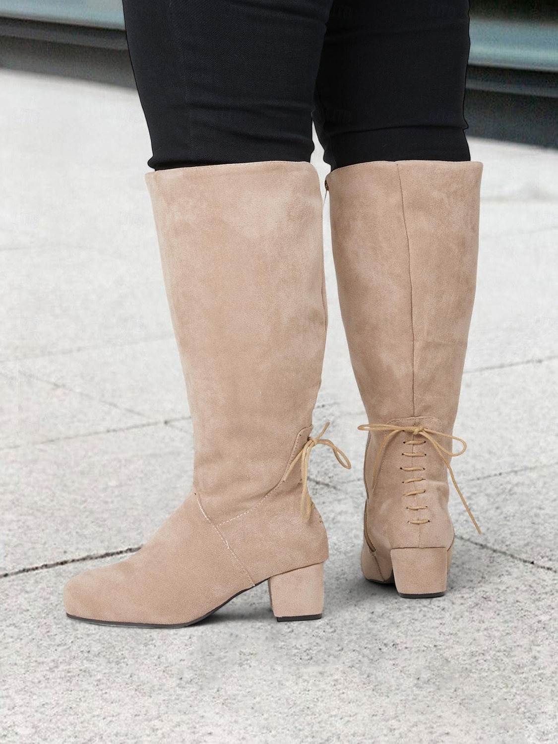 bottes hautes en daim beige à mollet large pour femmes avec talons épais – chaussures confortables et élégantes pour les tenues décontractées et hivernales de 2025 ? $64.99 –P2
