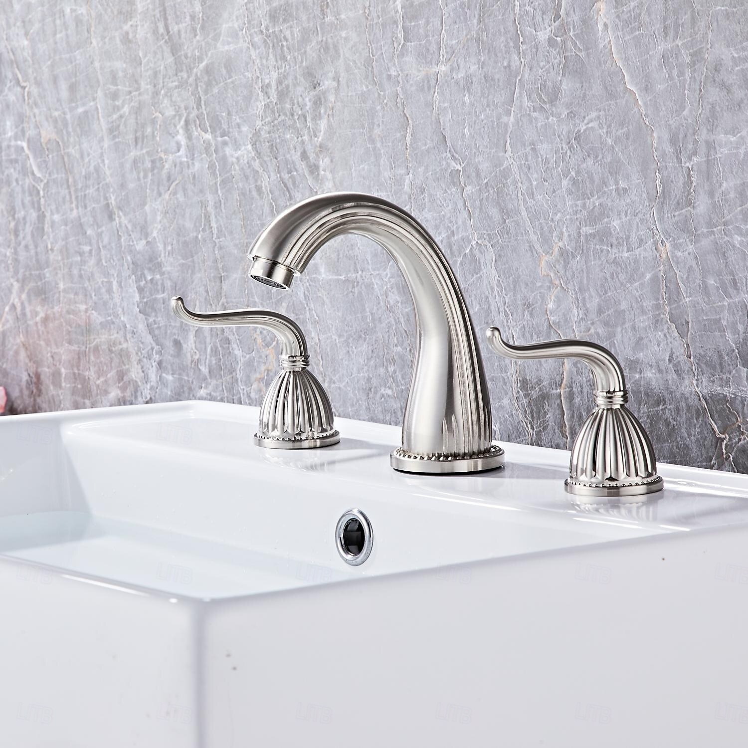robinets de salle de bain pour lavabo 3 trous 2 poignées robinets de lavabo de vanité robinet 3 trous pour lavabo de salle de bain robinets de lavabo de vanité avec eau chaude et froide de 2025 ? $129.99 –P12